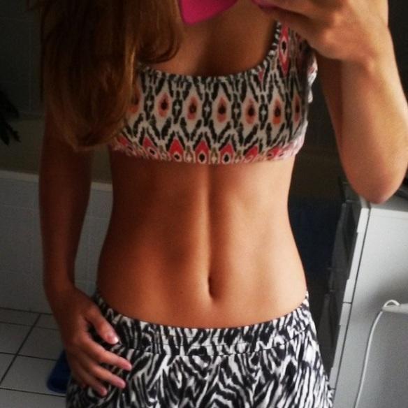 So "Ab Crack" the new body trend on social media?