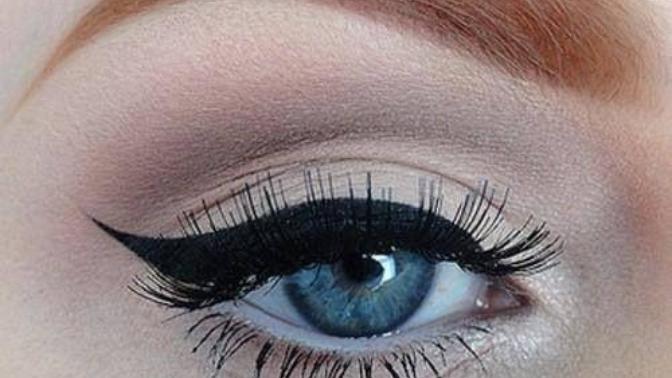 Guys, Im curious do guys like girls who wear winged eyeliner?
