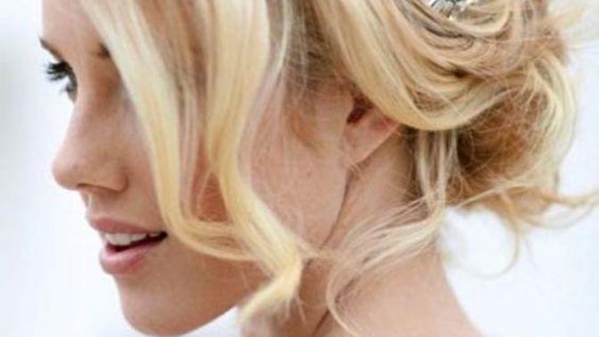 Guys, What hair do guys like on girls? What's your favorite Hairstyle, is it short medium or long and what color hair do you like the most?