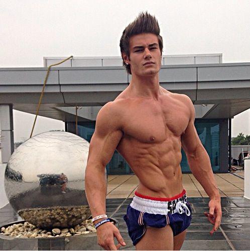 Rate Jeff Seid's physique?