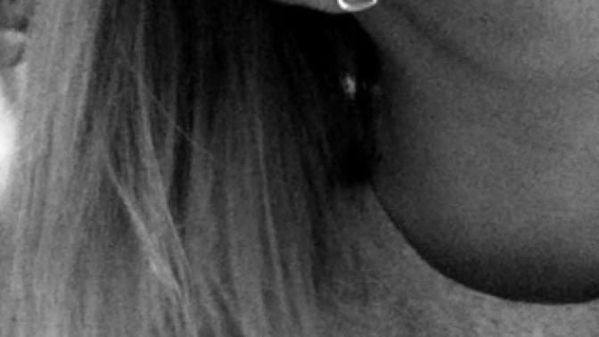 Does a second piercing look good on a girl (Pictures included)?