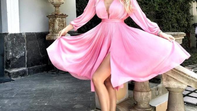 Does this dress look like a nightgown to you or is it okay to wear to a wedding?