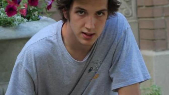 Does he look like a nerd, stoner, preppy, jock, band geek, class clown or theater kid?