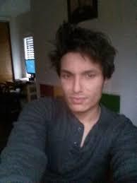 What is it that makes this guy not too attractive to women?