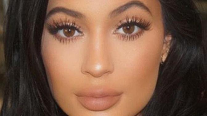 Why do girls idolize Kylie Jenner so much? Don't they realize that everything about her is FAKE?