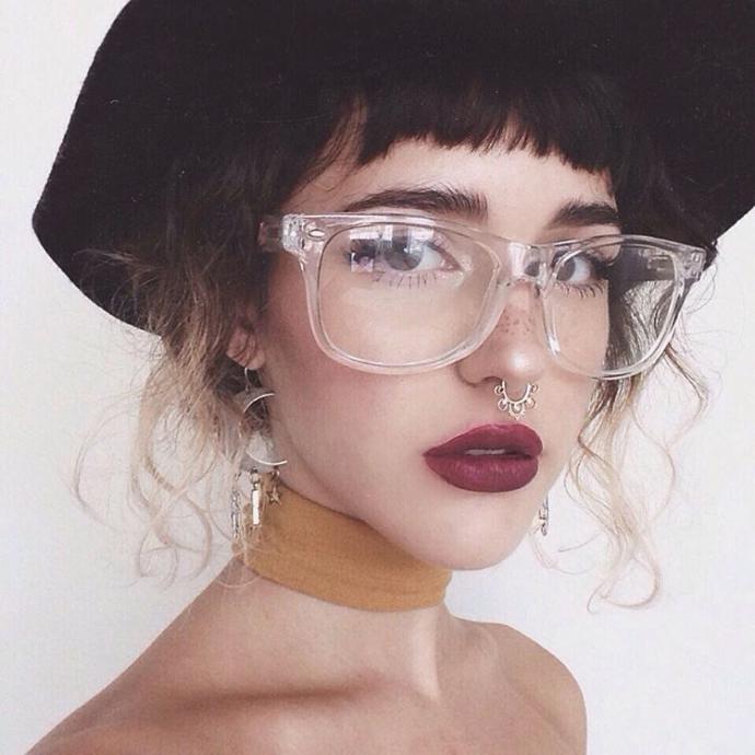 Battle Of The Instagram Beauties : Face ( girls ) ?