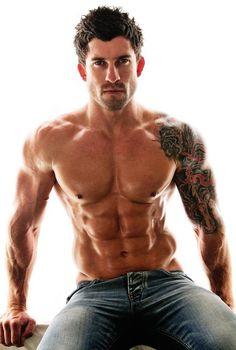 Girls, Hot n Mascular or Cute n Skinny...... Whats ur type ??