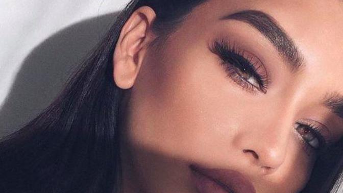 Guys, what's up with so many of you being crazy over extremely fake looking girls?