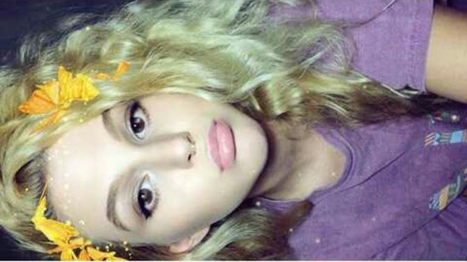 Are simple septum piercings like this attractive in your opinion?