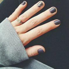 Guys, What's your preference on a girls manicure/nails? 