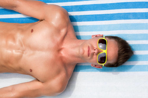 Girls, Are you okay with closely trimmed guys chest?