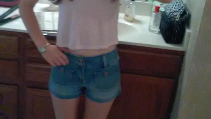 Would you date a short/petite girl?
