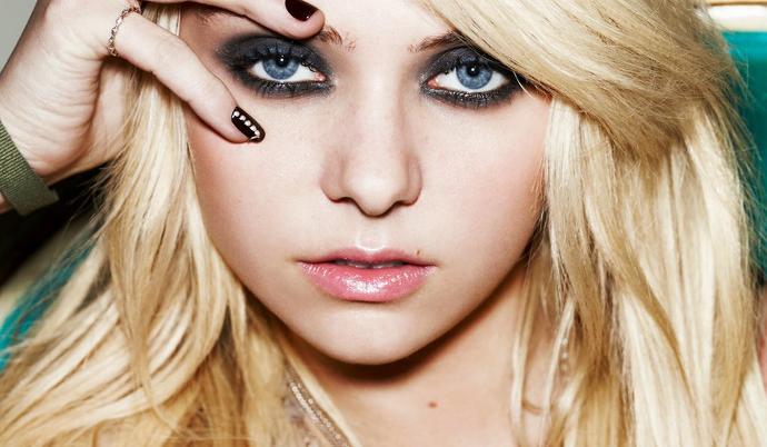 Who thinks Taylor Momsen is hot?