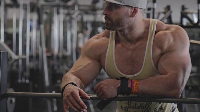 How hot is Bradley Martyn 1-10?