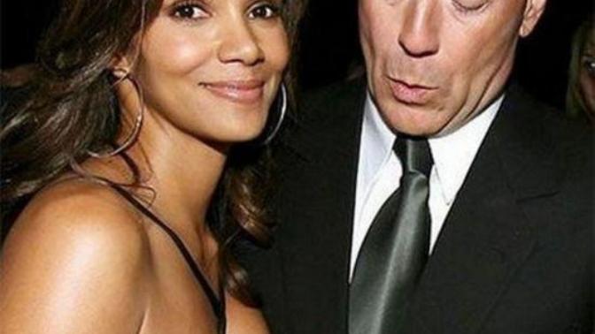 How many of u have tried peeping into opposite sex people's clothes?