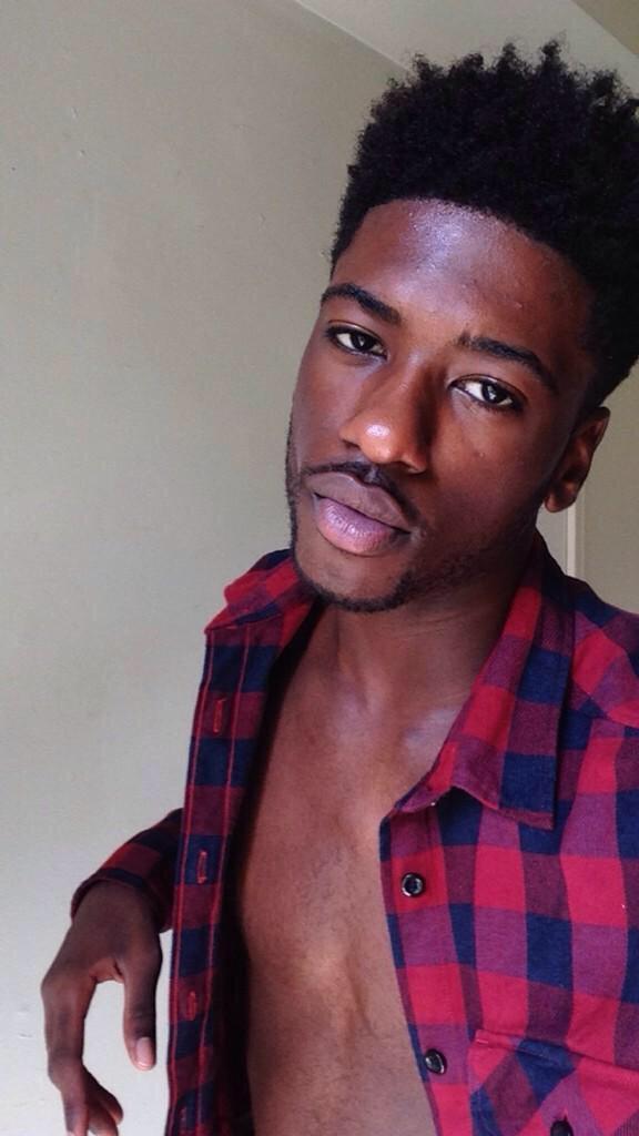 Hey girls/women! Rate 1 - 10? Do you find this guy attractive?
