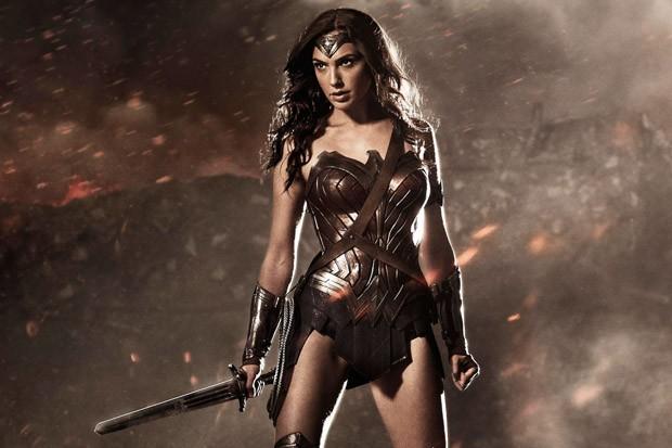 Guys, if you could date any superheroine, who would you date, and why?