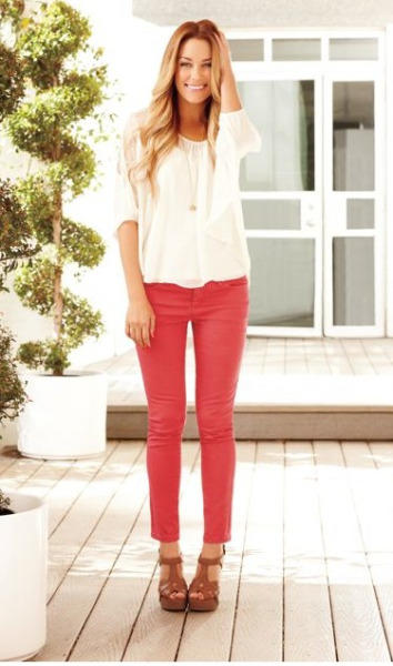 Guys, what do you prefer: t-shirt and jeans kind of girl or more feminine-looking?