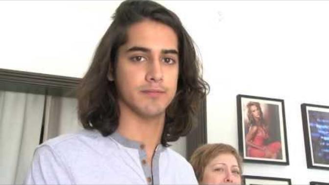 What do girls see in this guy?
