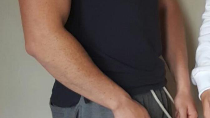 Girls, hey I've been haven trouble dating recently so I would just like to ask you girls what you think pic below?