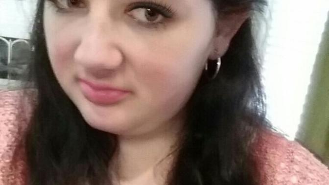 The girl in the "Would you date her" (or something like that) pictures?
