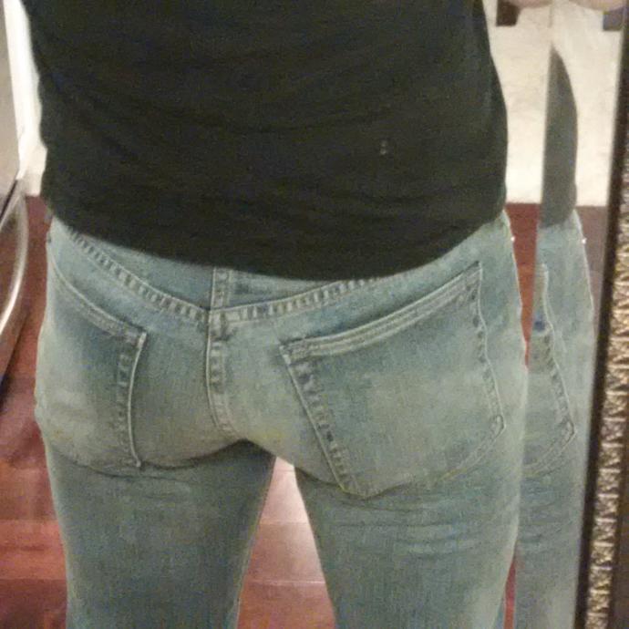 Girls, Do you find my ass hot?