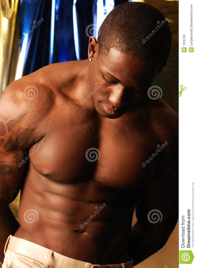White vs Dark skin, which look better shirtless?