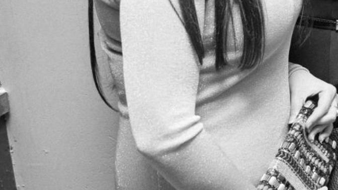 Guys, Does this look like a flat stomach or is there a little bit of fat?