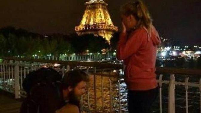 Is it true that if you bend down to tie your shoe laces on a bridge over a canal (especially in Paris), you will make your girlfriend cry?