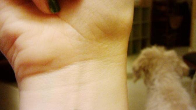 Paw print tattoos: sweet or tacky 🐾?