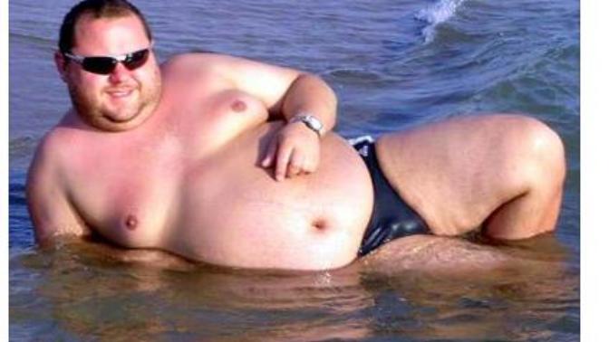 Real men have curves! Do you like curvy guys?