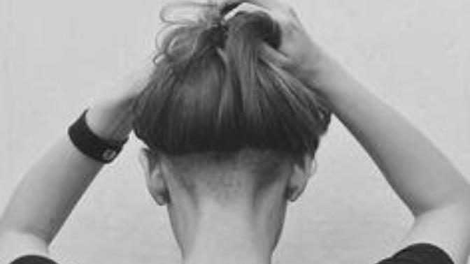 Do you think this hairstyle is stylish or not?