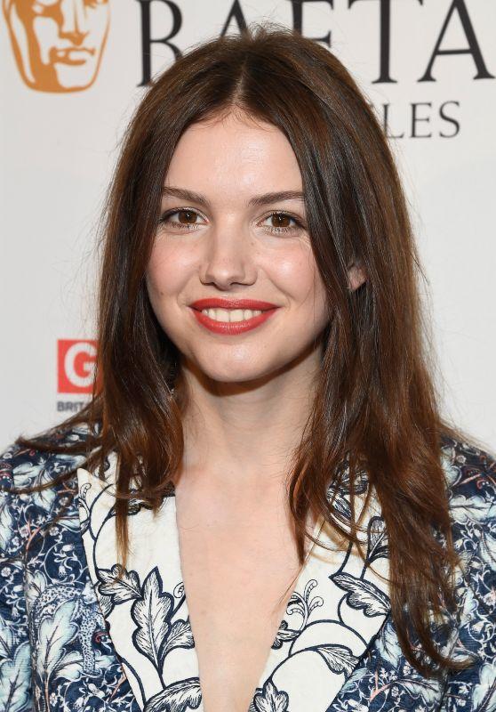 She looks better as a blonde, brunette or red hair?