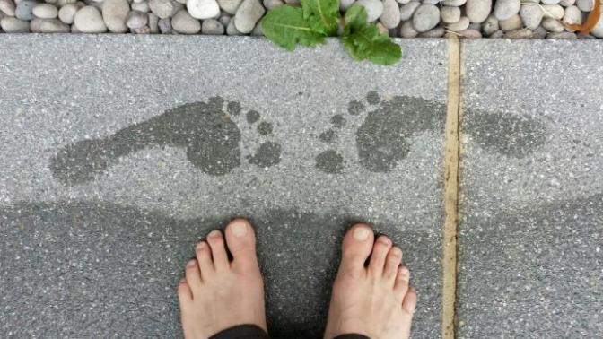 I never wear shoes. Why do so many people have a problem with this?