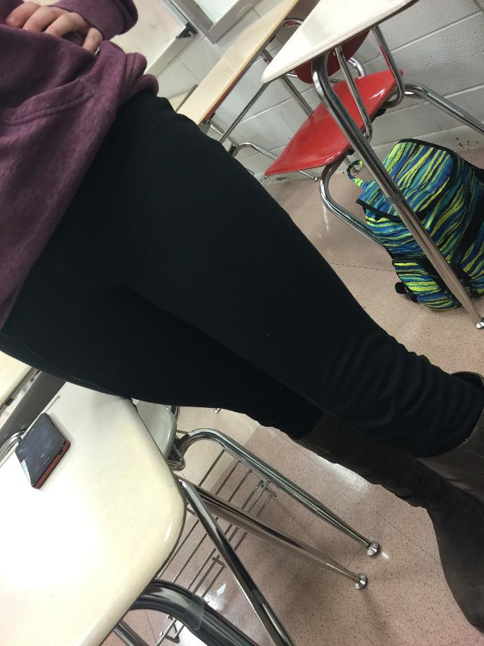 Which sexy thigh is better?