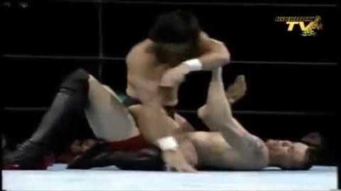Why do you think tall and strong MMA fighters usually lose to smaller and weaker MMA fighters?