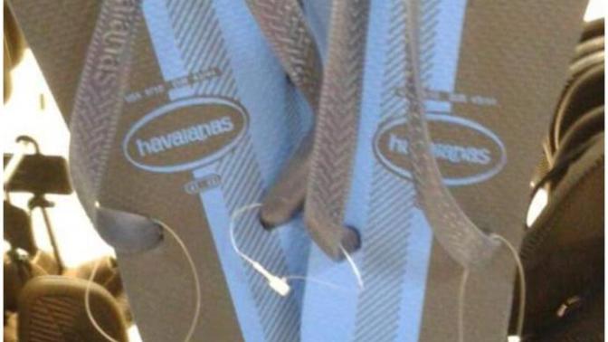 What color are these flip flops?