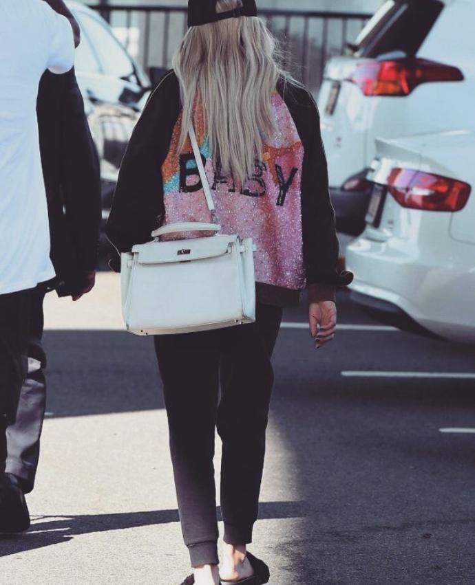 guys: do you like this style on a female?