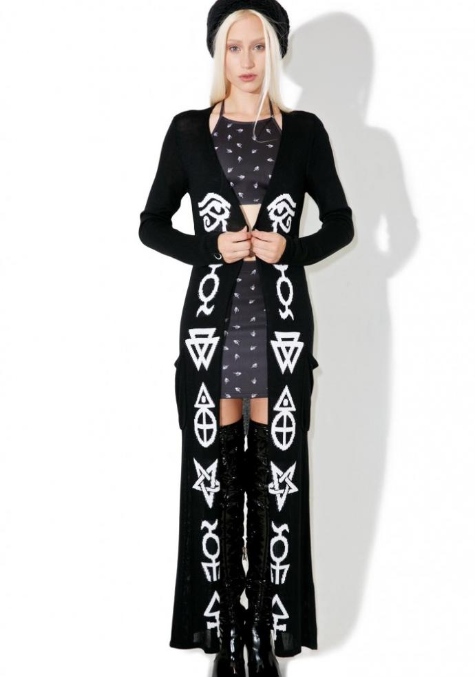 Do you like the cardigan with this outfit?