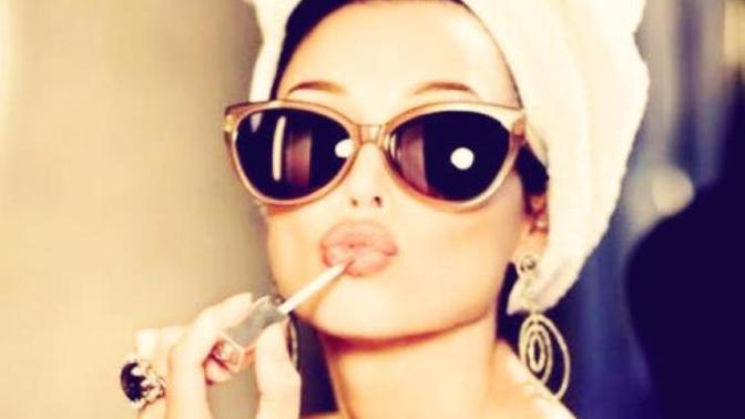 Do hot/beautiful people tend to be less intelligent?