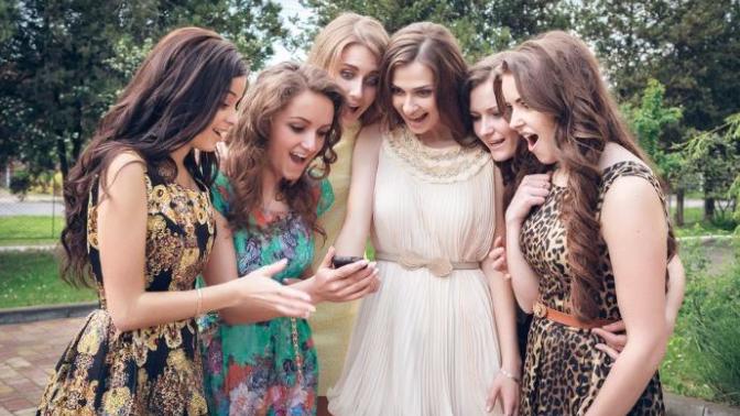 Does my circle of friends lower my chances of meeting guys?