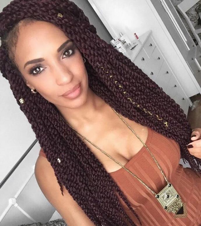 Which hairstyle would look better?