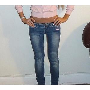 Which Type of legs are more attractive?