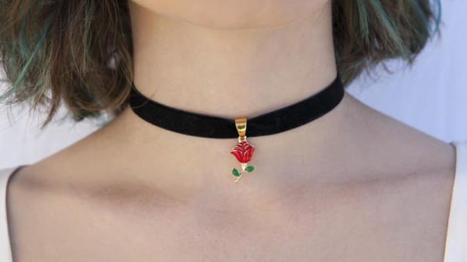 What do you think about choker necklaces?