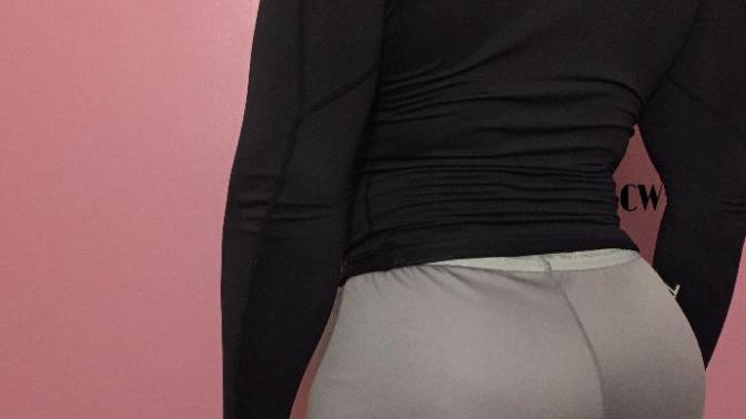 Does it intimidate a girl if a guy has a bigger or nicer butt than her 🍑 (PICS)?