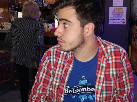 Girls, Would you like my profile in Tinder? (If it was like this)?