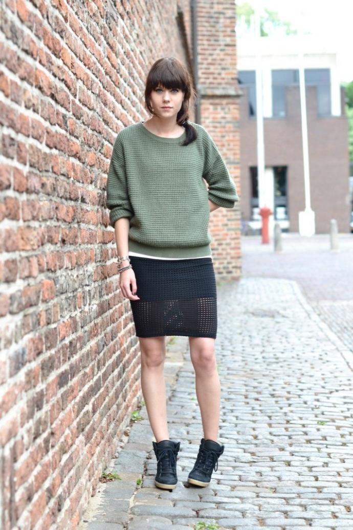 Midi/pencil skirts on young women?