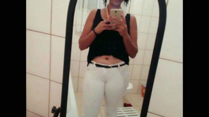 Is her pants too tight, bcoz its mesuring her hole lady bits, or isit just my opinion?