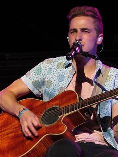 Which guy from the former band Big Time Rush is the most good looking and hottest of them all?