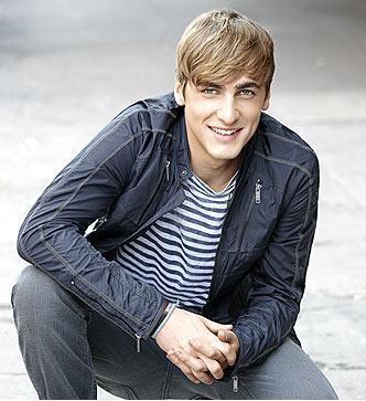 Which guy from the former band Big Time Rush is the most good looking and hottest of them all?